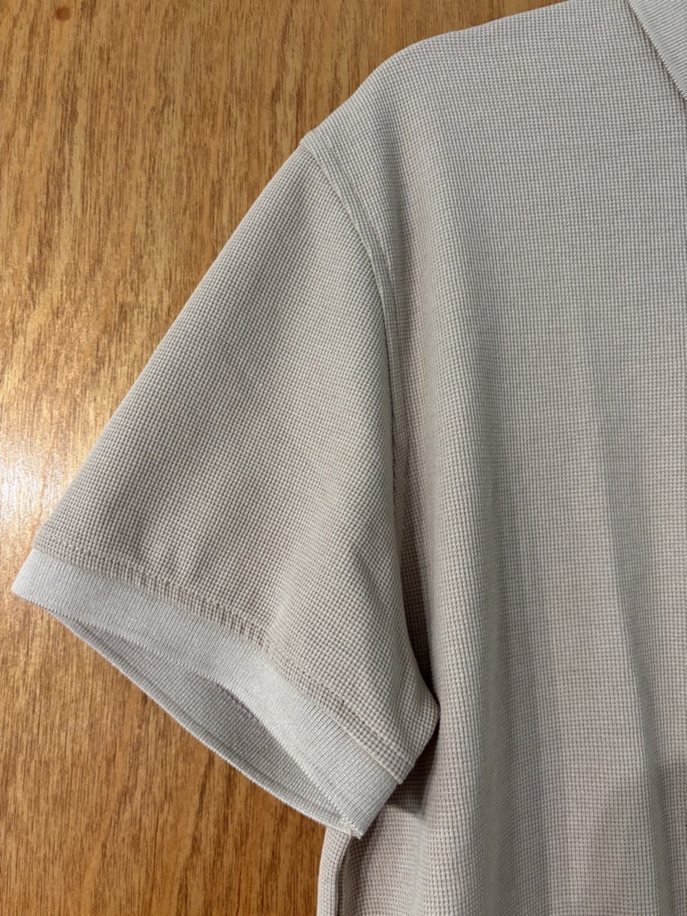 Tommy Hilfiger Men’s Tan Polo Shirt with Subtle Logo - Picture 4 of 9